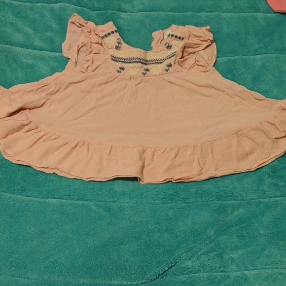 Pretty, stretchy , with floral design - Picture 2 of 3